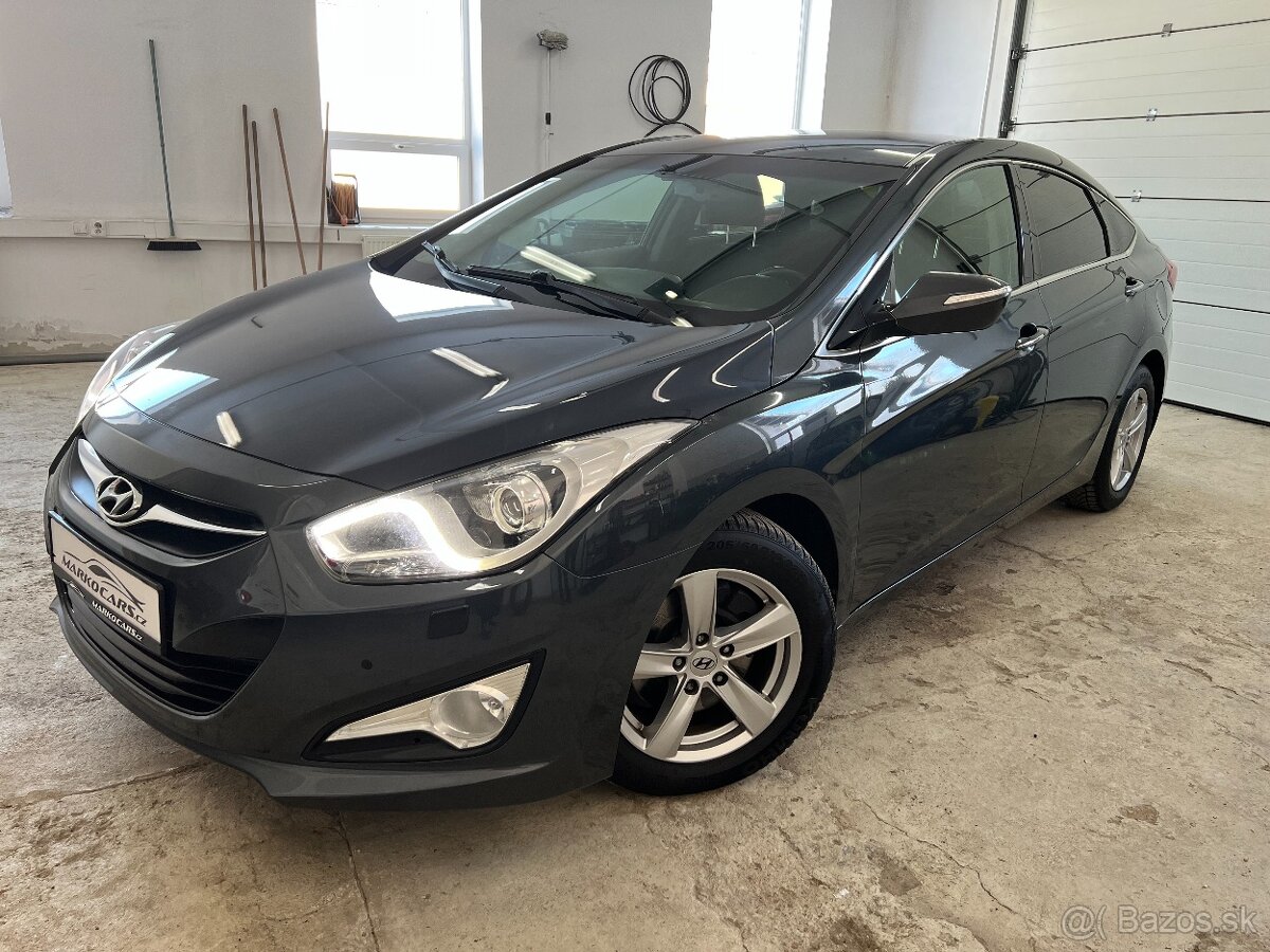 Hyundai i40 1.7 CRDi STYLE WEBASTO TOP VÝBAVA AUTOMAT