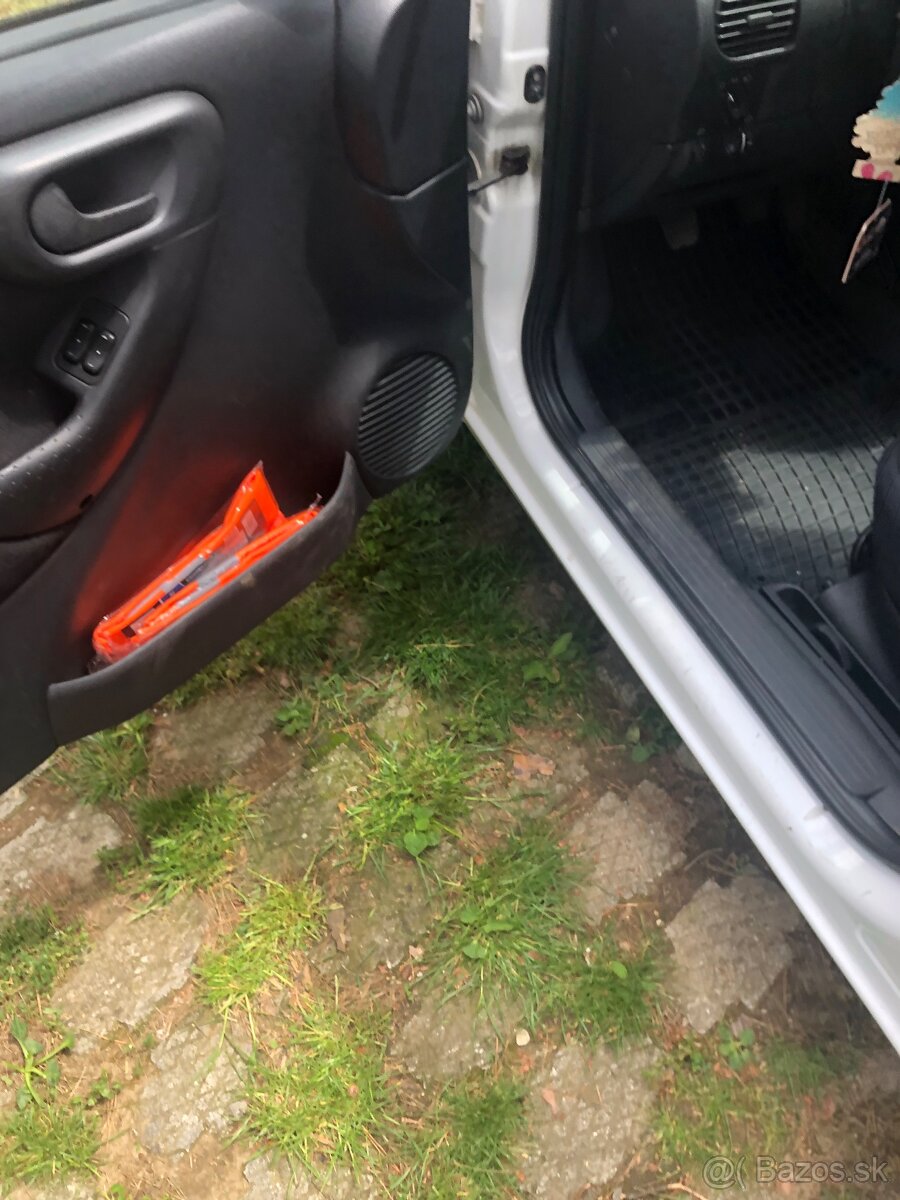 Opel corsa 1,2 benzin