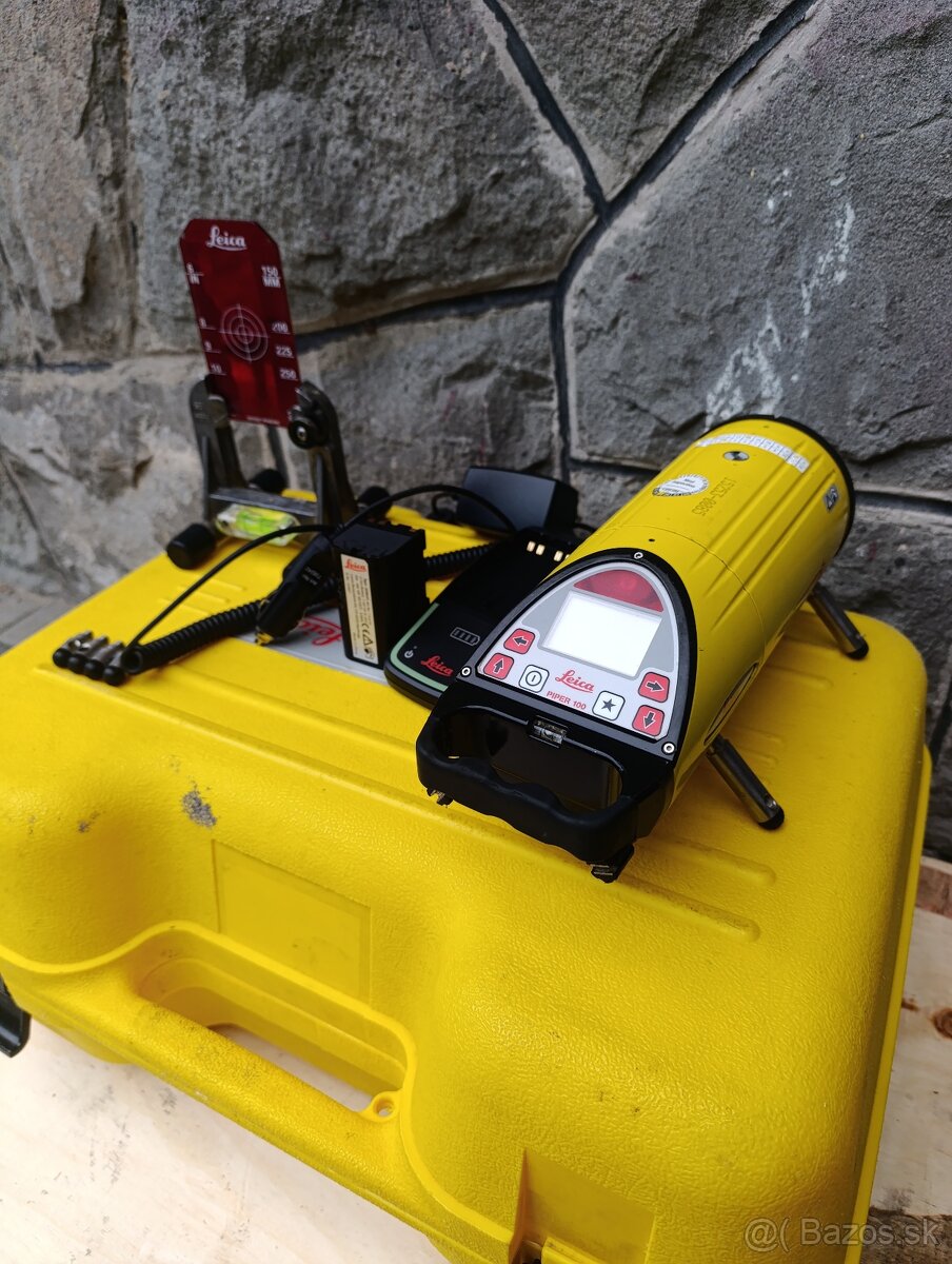 Potrubný laser Leica PIPER 100 (červený lúč) na kladenie od