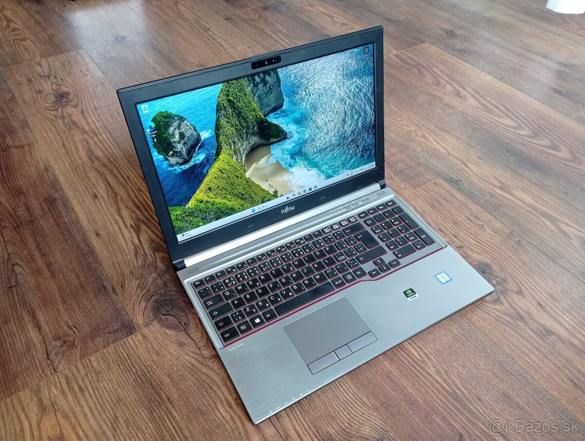 Notebook Fujitsu / i7 / 16GB / 512GB / 15.6"