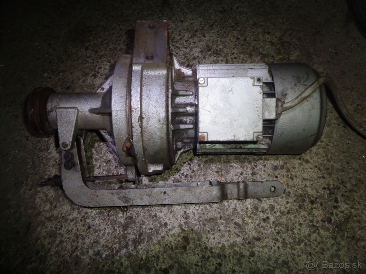 550w 3 faz. 220/380V motor so spojkou