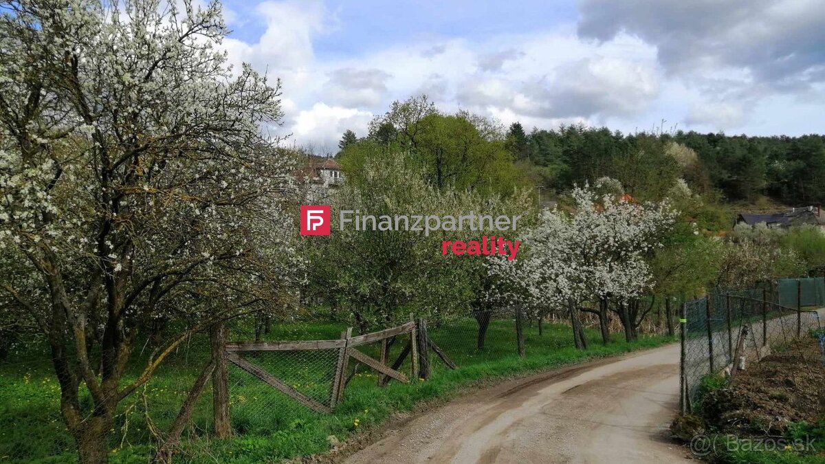 Na predaj pozemok v obci Hradište pod Vrátnom