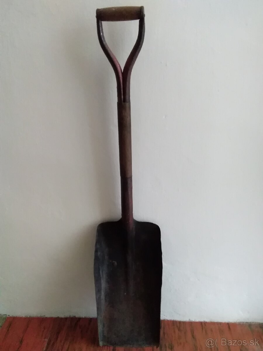 Predám starožitnú lopatu na uhlie.