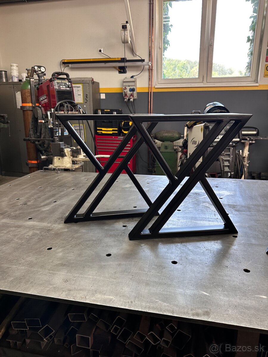 Nohy na konferenčný stolík