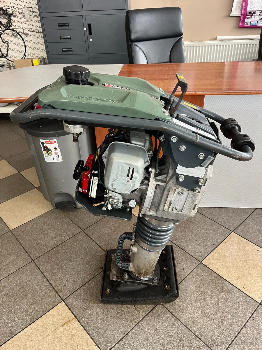 Vibračná noha Štvortaktny pech Belle RTX 60, 2019 rv