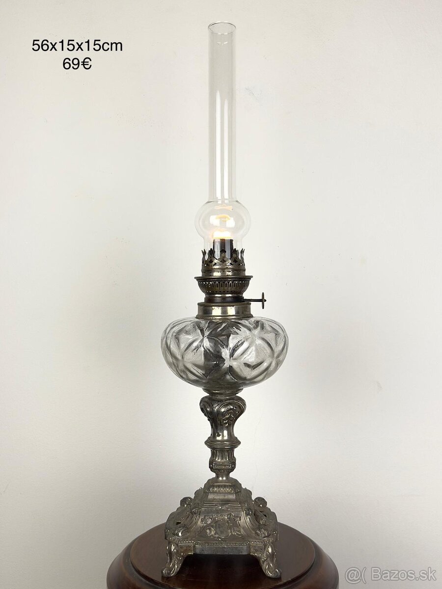 Stolova petrolejka s kovu