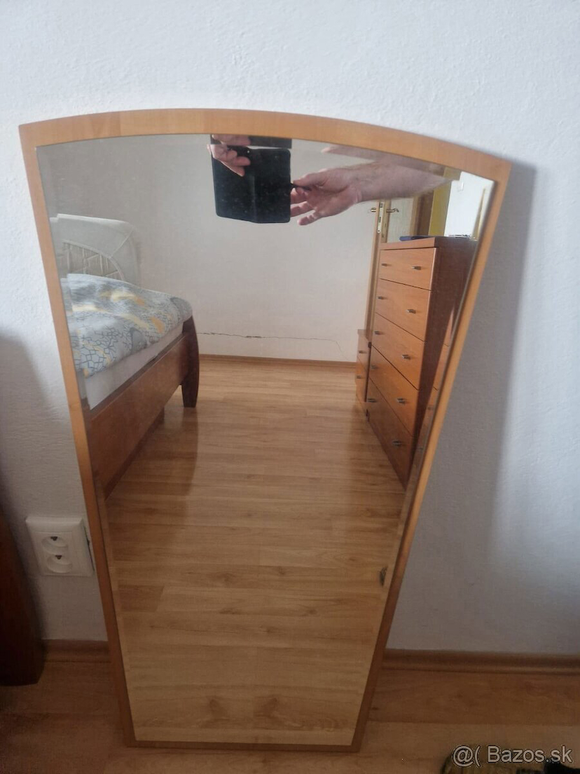 Predám zrkadlo