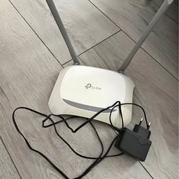 PREDAM WIFI ROUTER TPLINK.