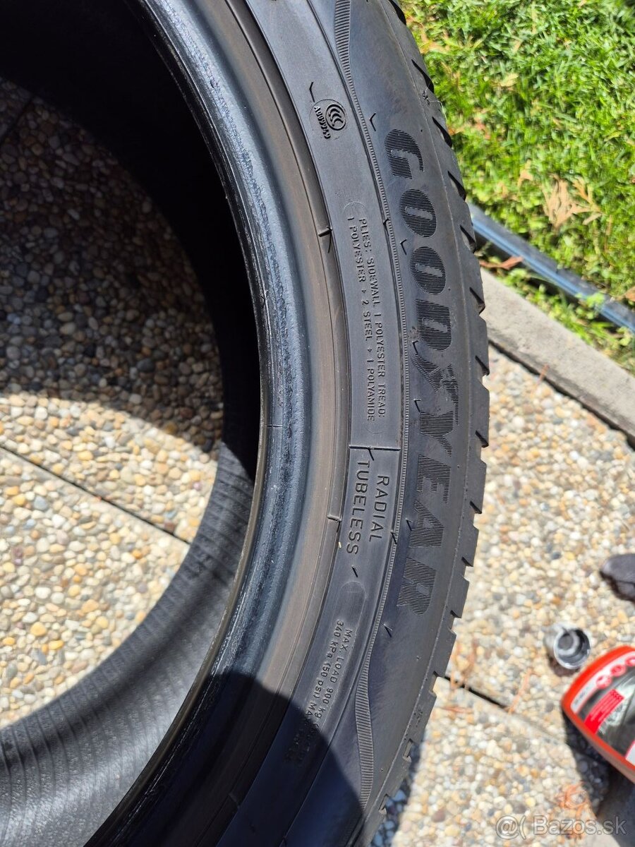 Pleumatiky goodyear 255/45 r19 104W celoročné