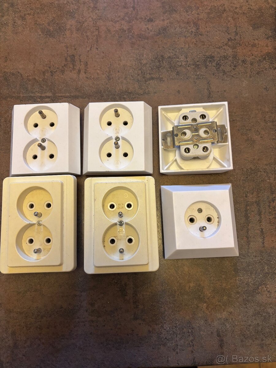 Zásuvky na 220V