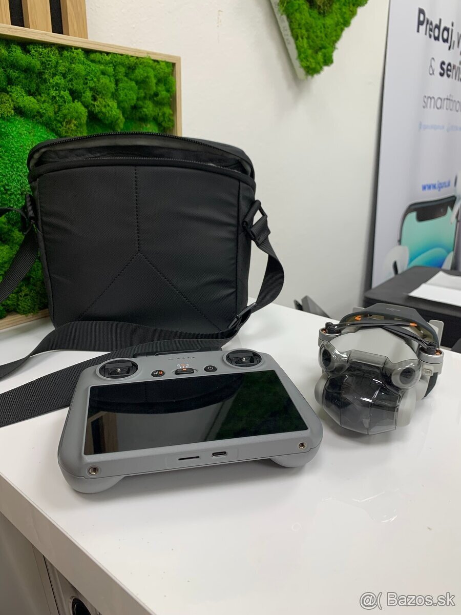 DJI Mini 4 Pro Fly More Combo