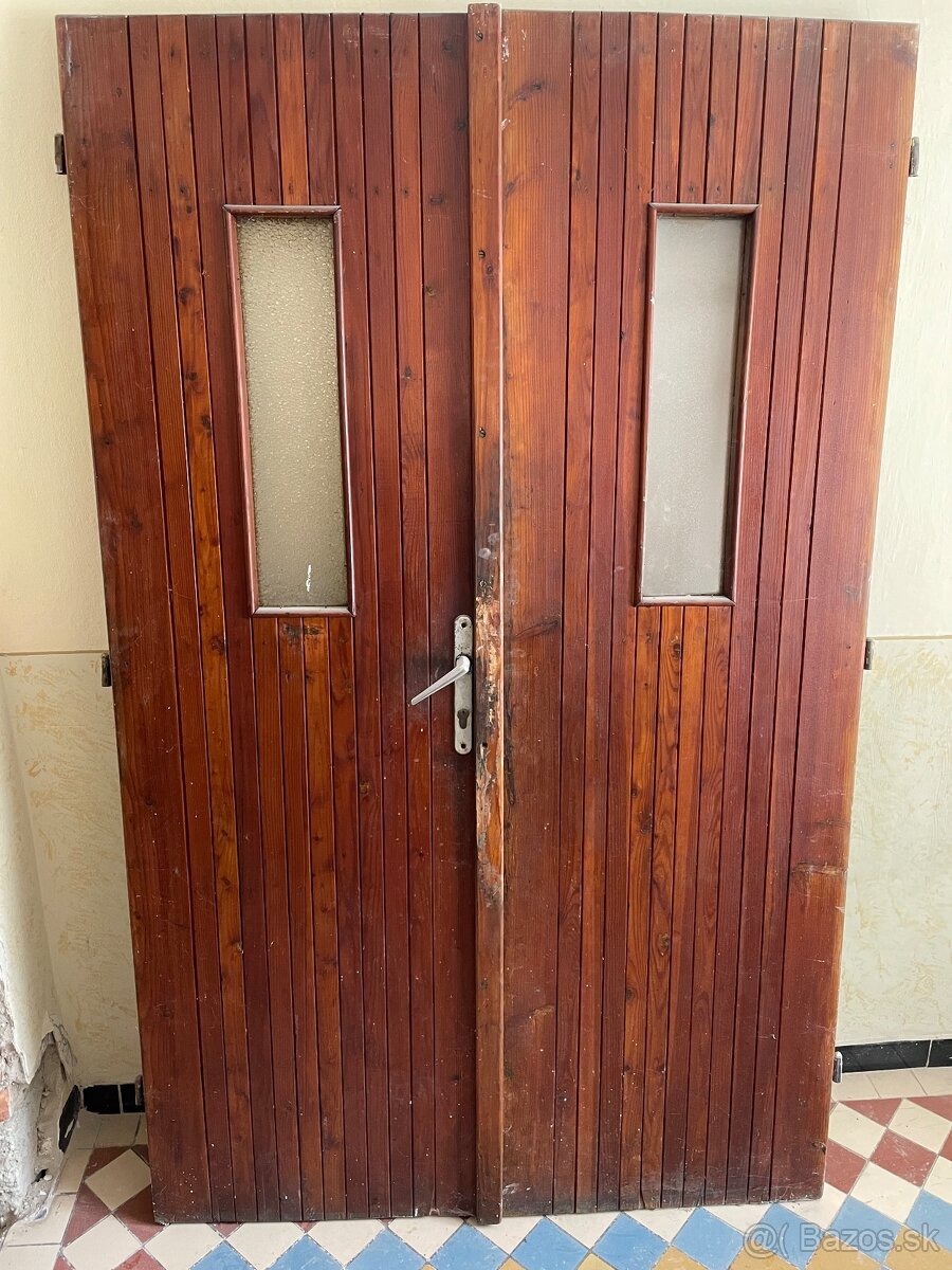 Staršie dvokridlove dvere