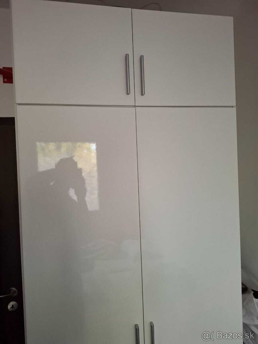 Šatníková skriňa s nadstavbou