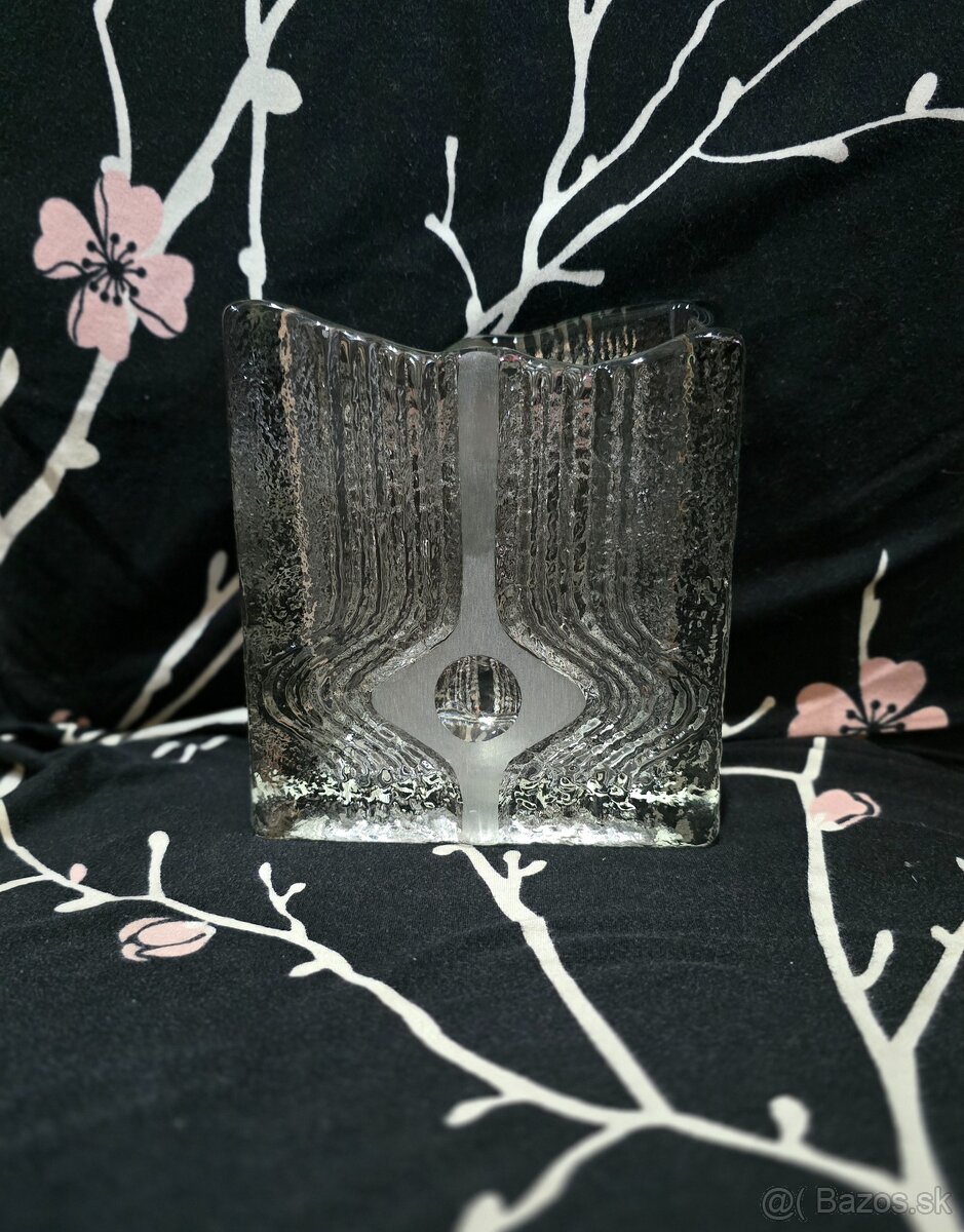 Masívna váza z ľadového skla – Švédsko