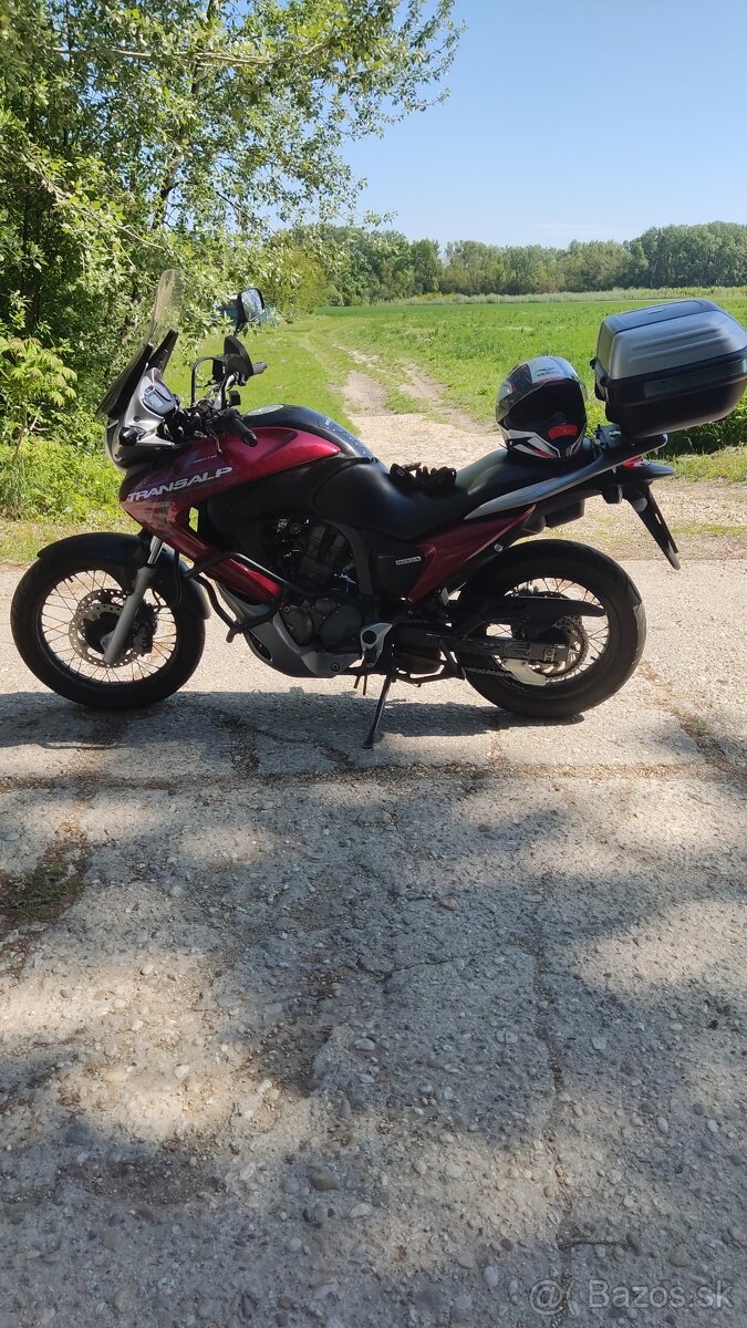 Honda Transalp XL700V