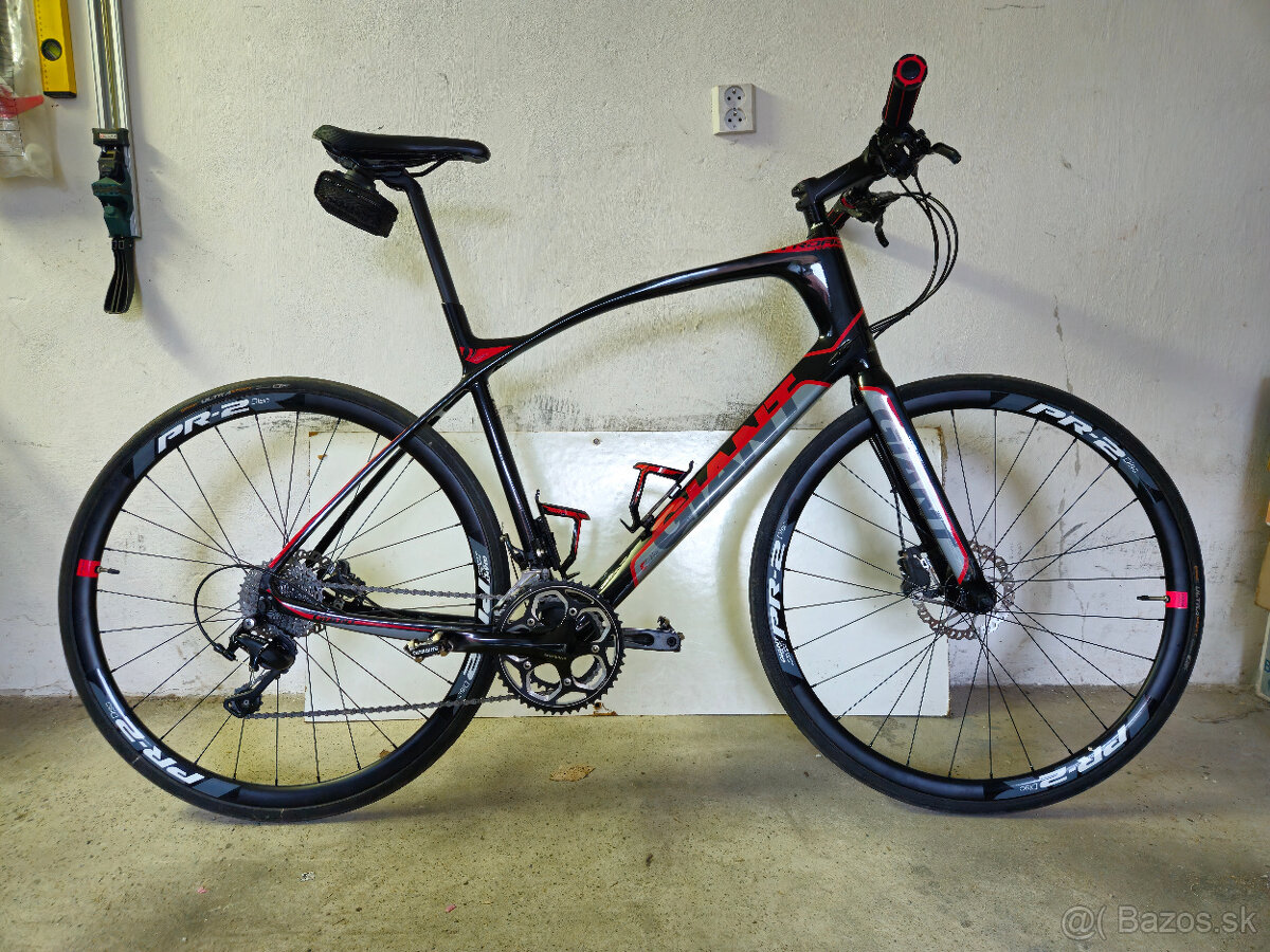 Giant FastRoad Comax 1 karbon (sada 105,váha do 10 kg)