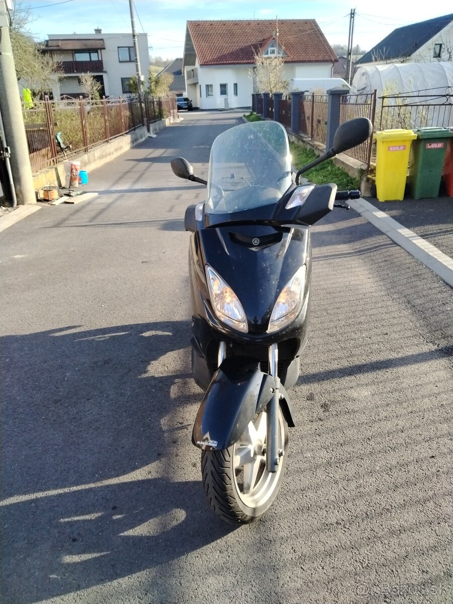 Yamaha xmax 250