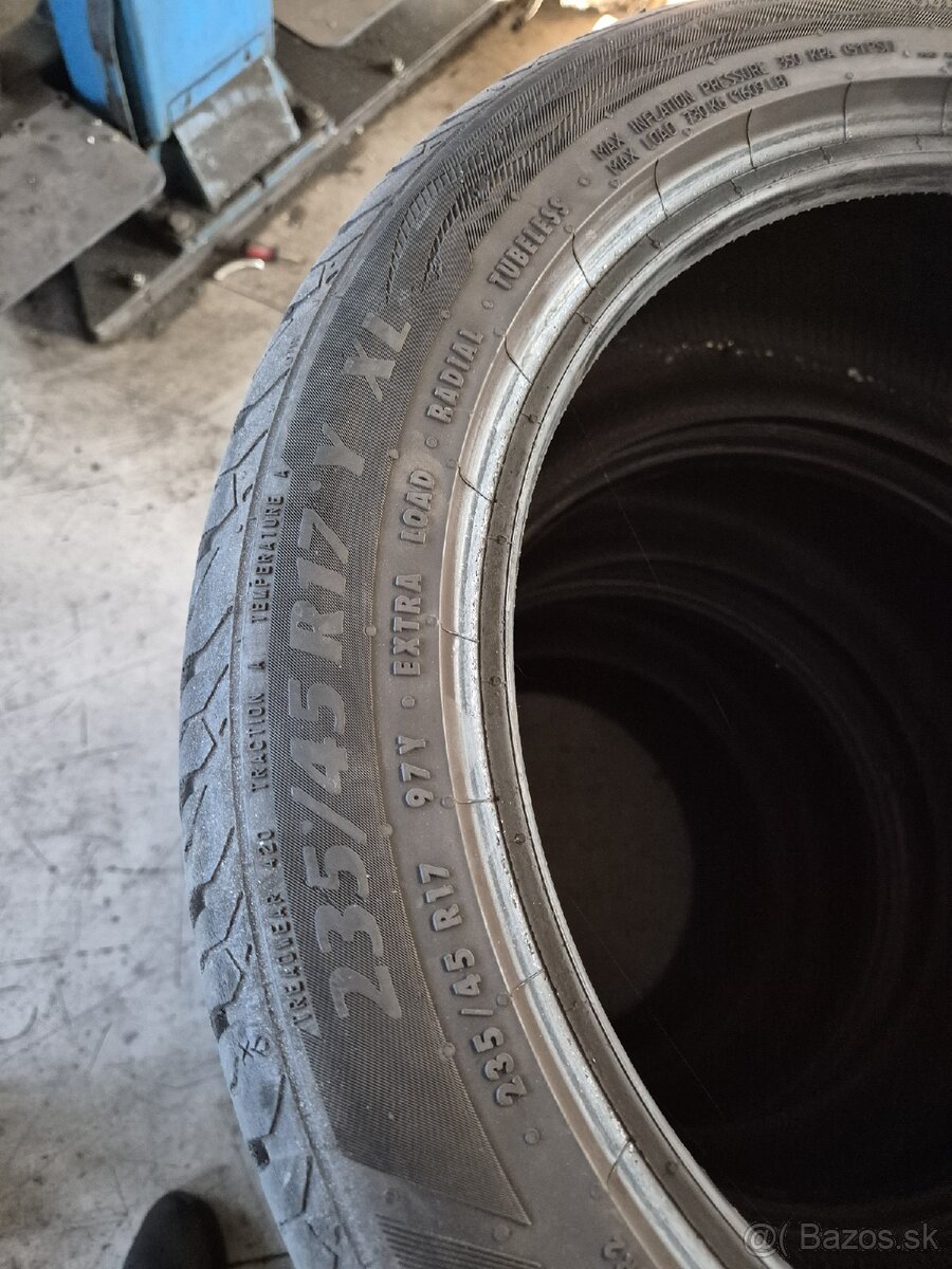 Matador 235/45 R17