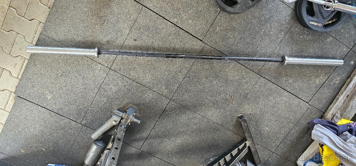 ✅ Olympijská tyč GymBeam LIFTER 20 kg – 220 cm, nosnosť 900