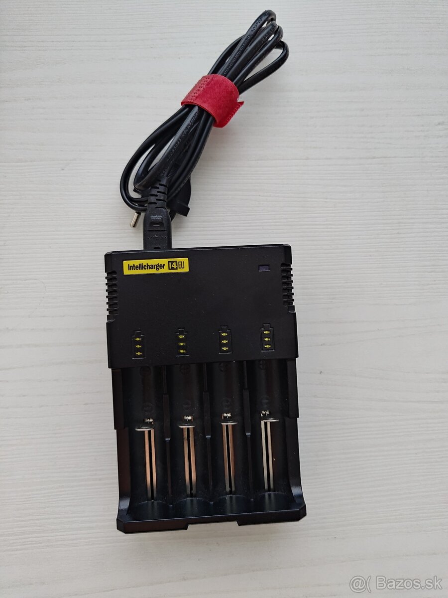 Nitecore i4 univerzálna nabíjačka