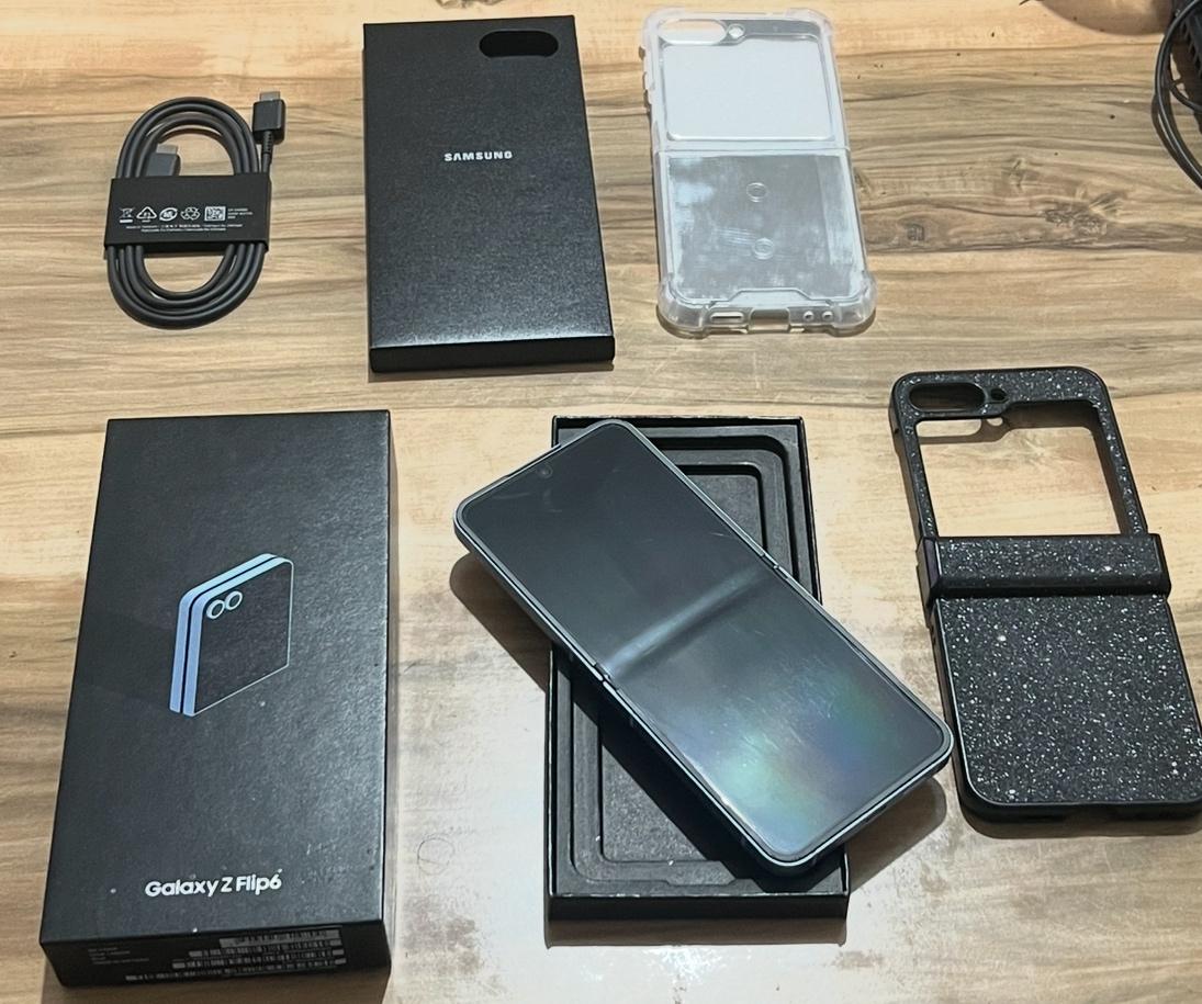 Predám Samsung Galaxy Z Flip 6 12GB Rám 256GB Modrý
