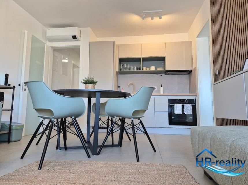 Novalja – nádherne zariadený apartmán neďaleko pláže