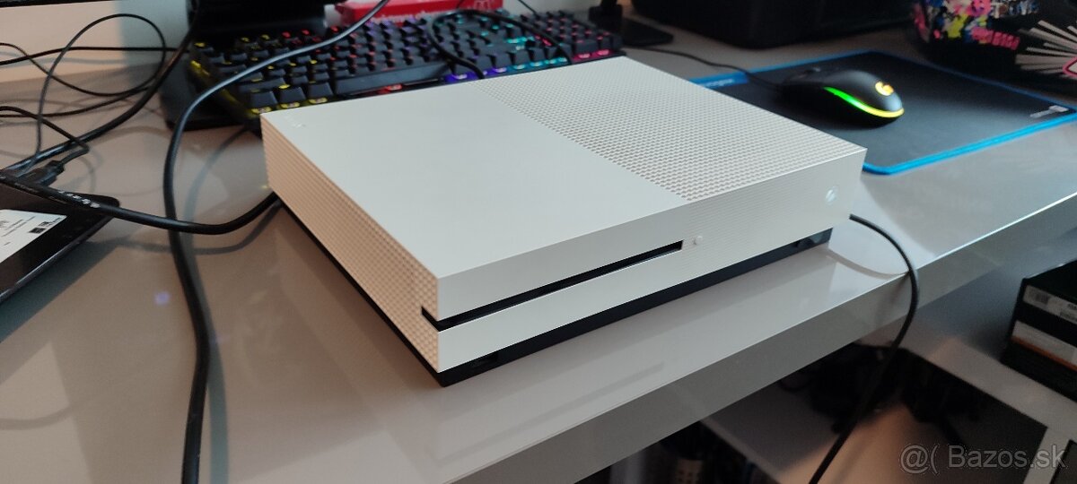 Nefunkčný Xbox + Elite series 2 controller