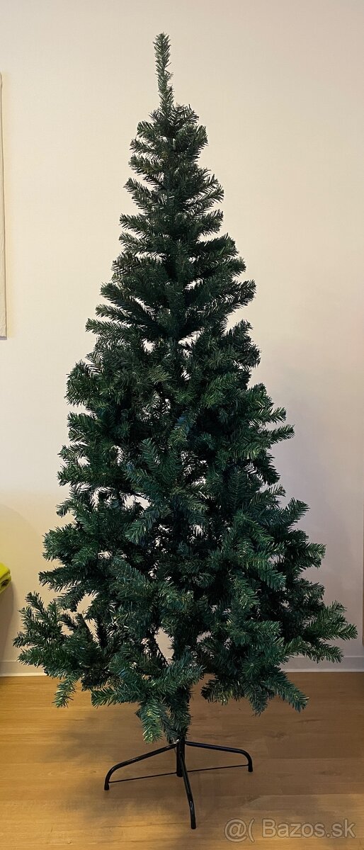 Predám NOVÝ umelý vianočný stromček 210cm JEDLA