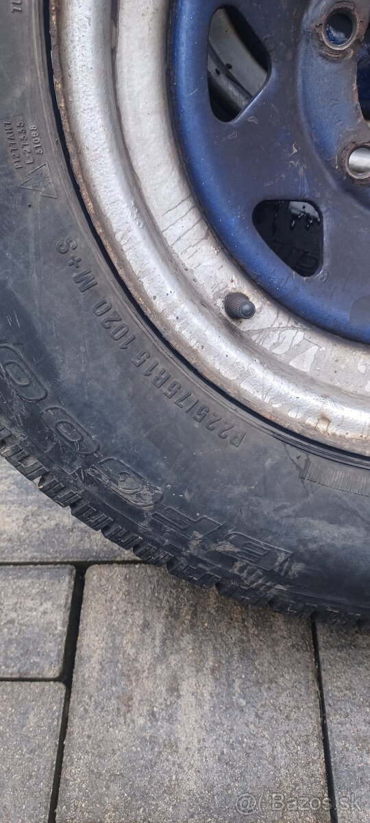 Predám gumy na diskoch