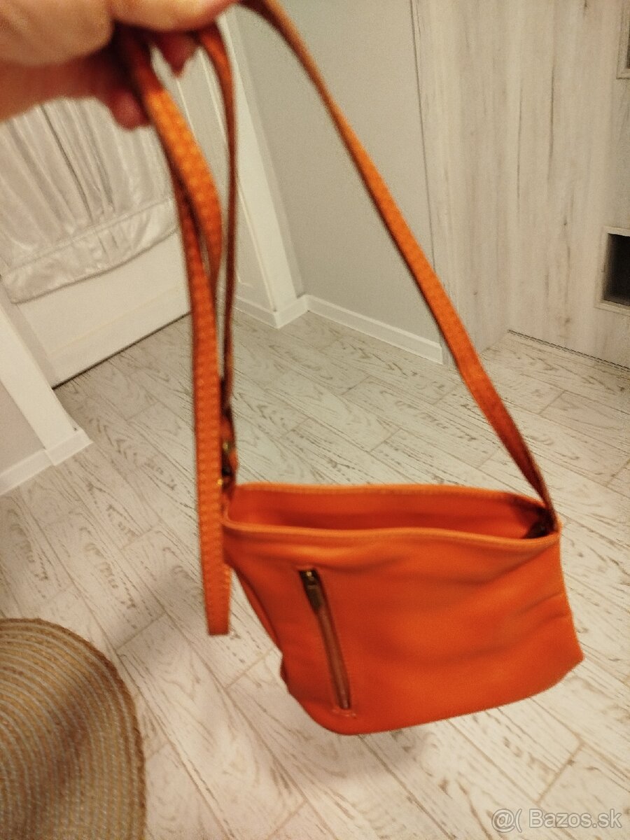 Malá kabelka, kožená