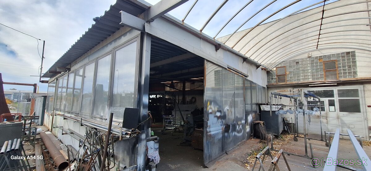 montovana ocelova hala