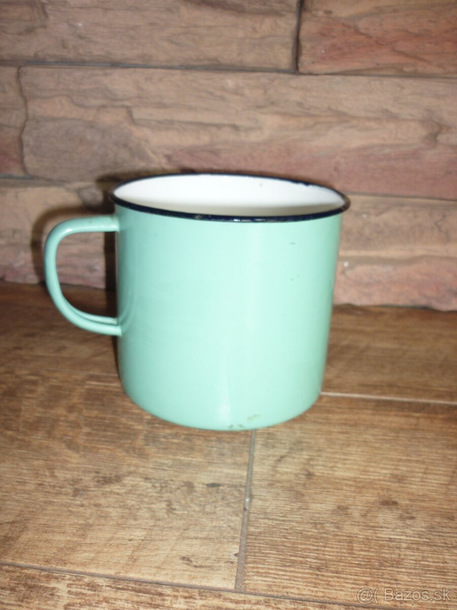 Smaltovaný hrnček
