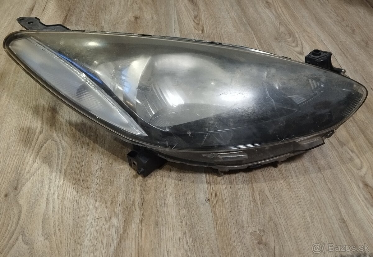 Predný svetlomet na MAZDA 2