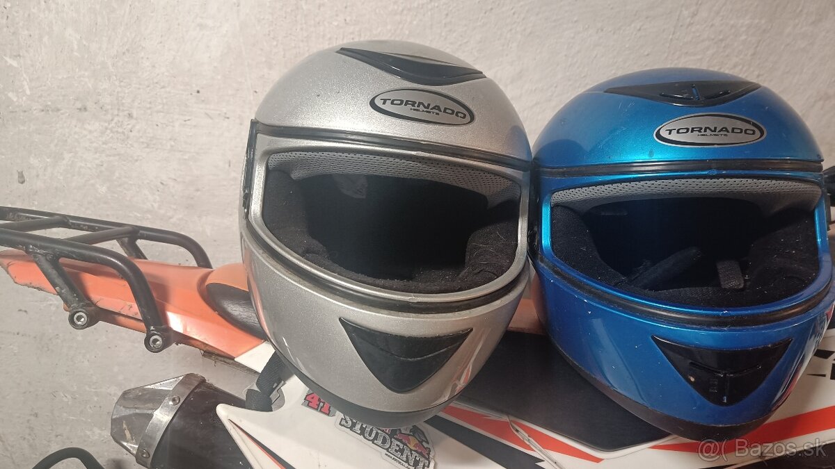 Predám moto-prilby