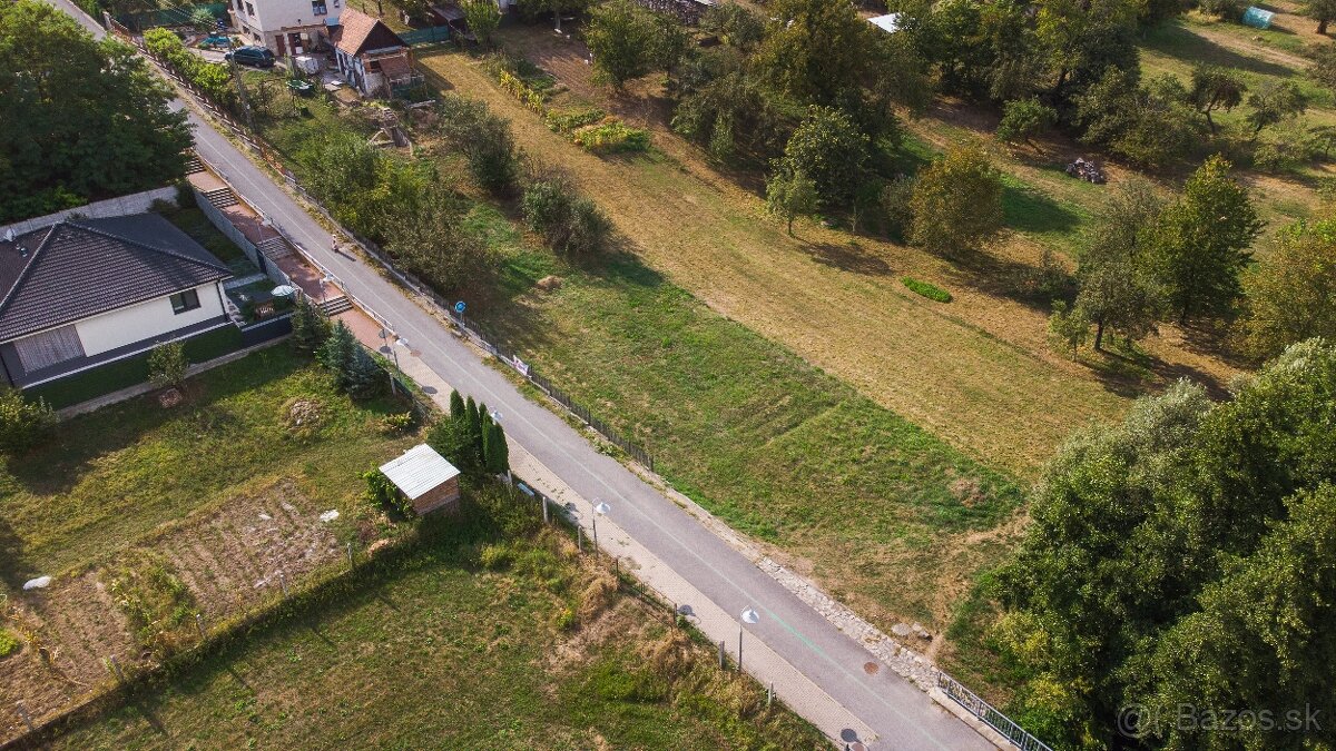 POZEMOK na výstavbu PRAŠICE