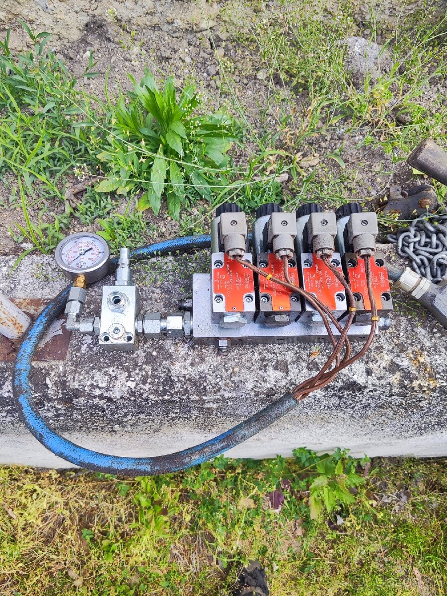 Hydraulický rozvádzač