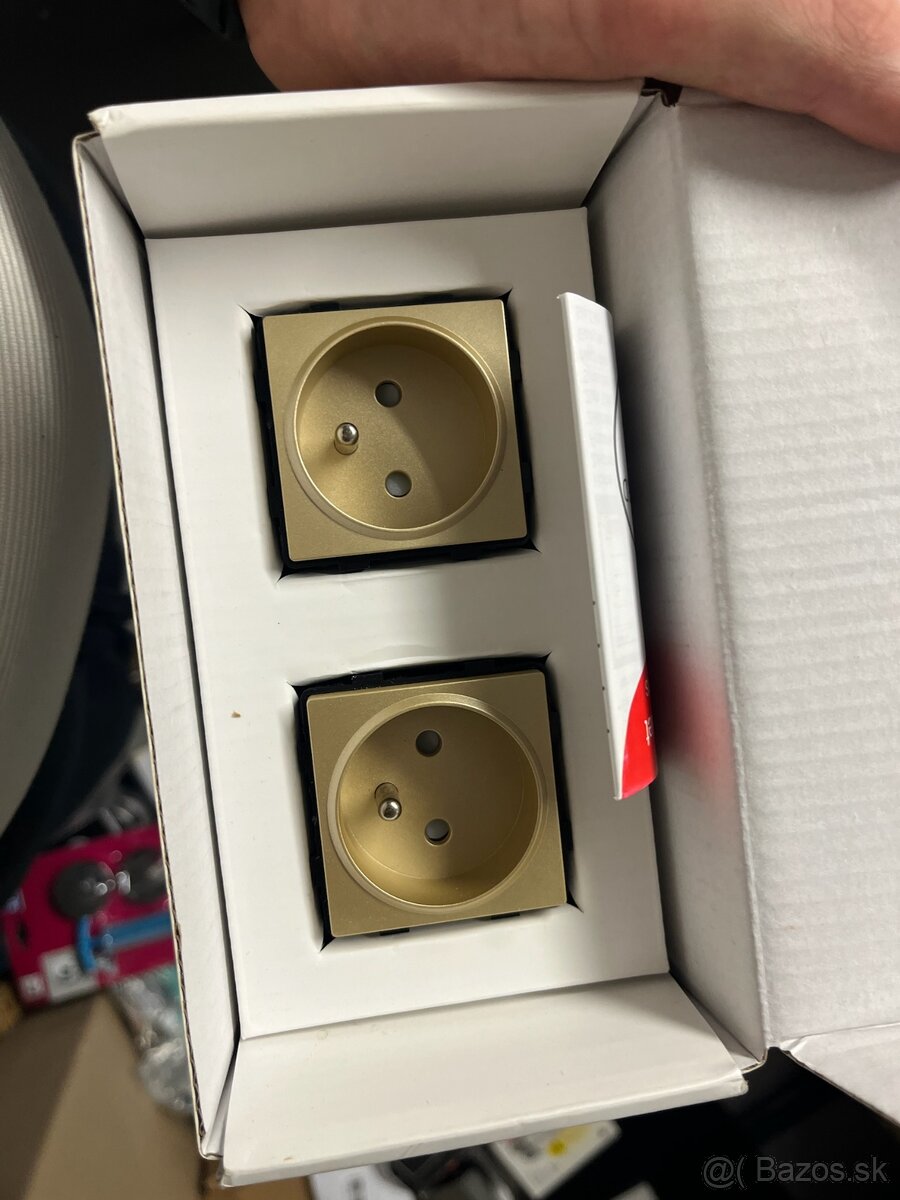 Dvojitá zásuvka BSEED Gold, typ F – nová
