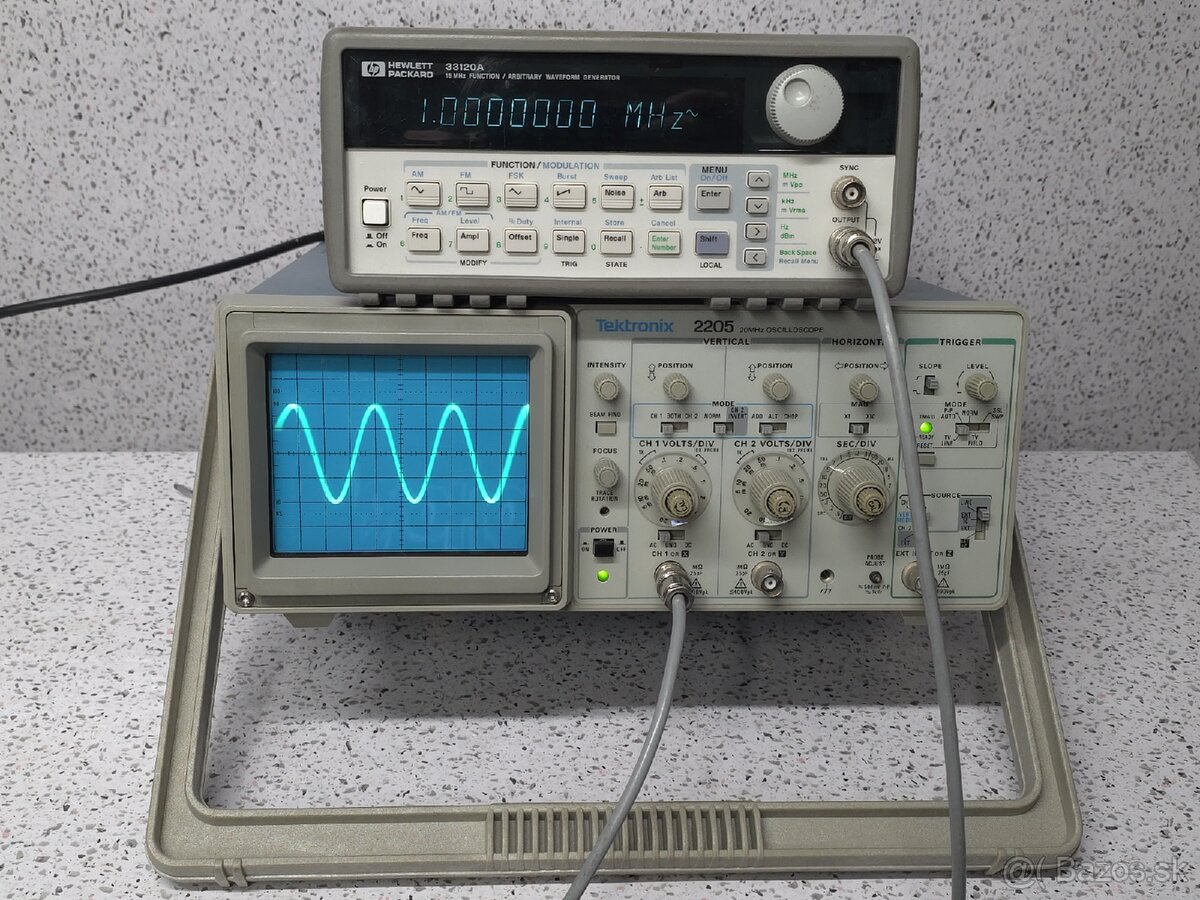 2x20Mhz - osciloskop TEKTRONIX 2205