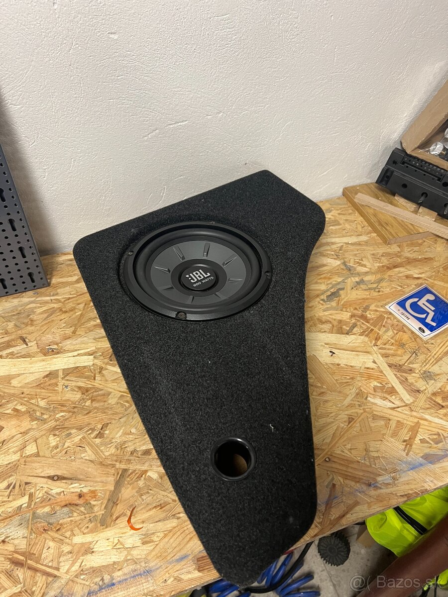 subwoofer JBL Stage 810 + ozvučnica Basser (