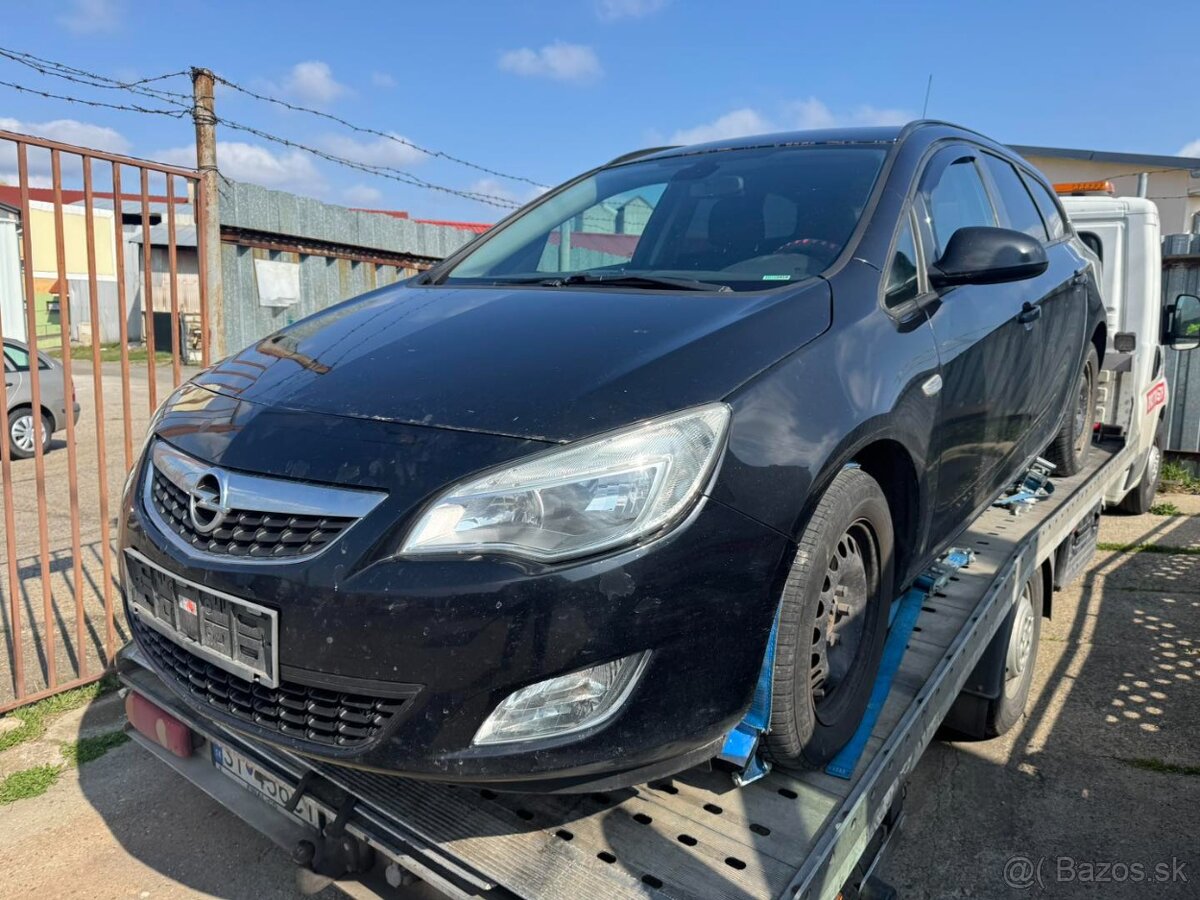 OPEL ASTRA J 2011 na náhradné diely ND
