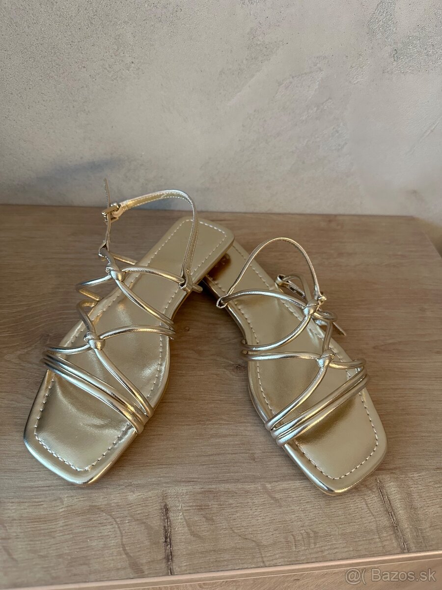 zlate sandale-Sardinia