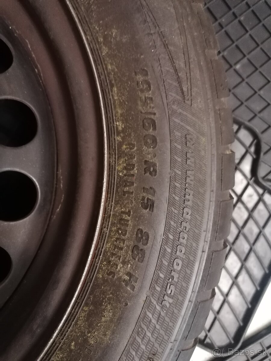 195/60 R15 88H