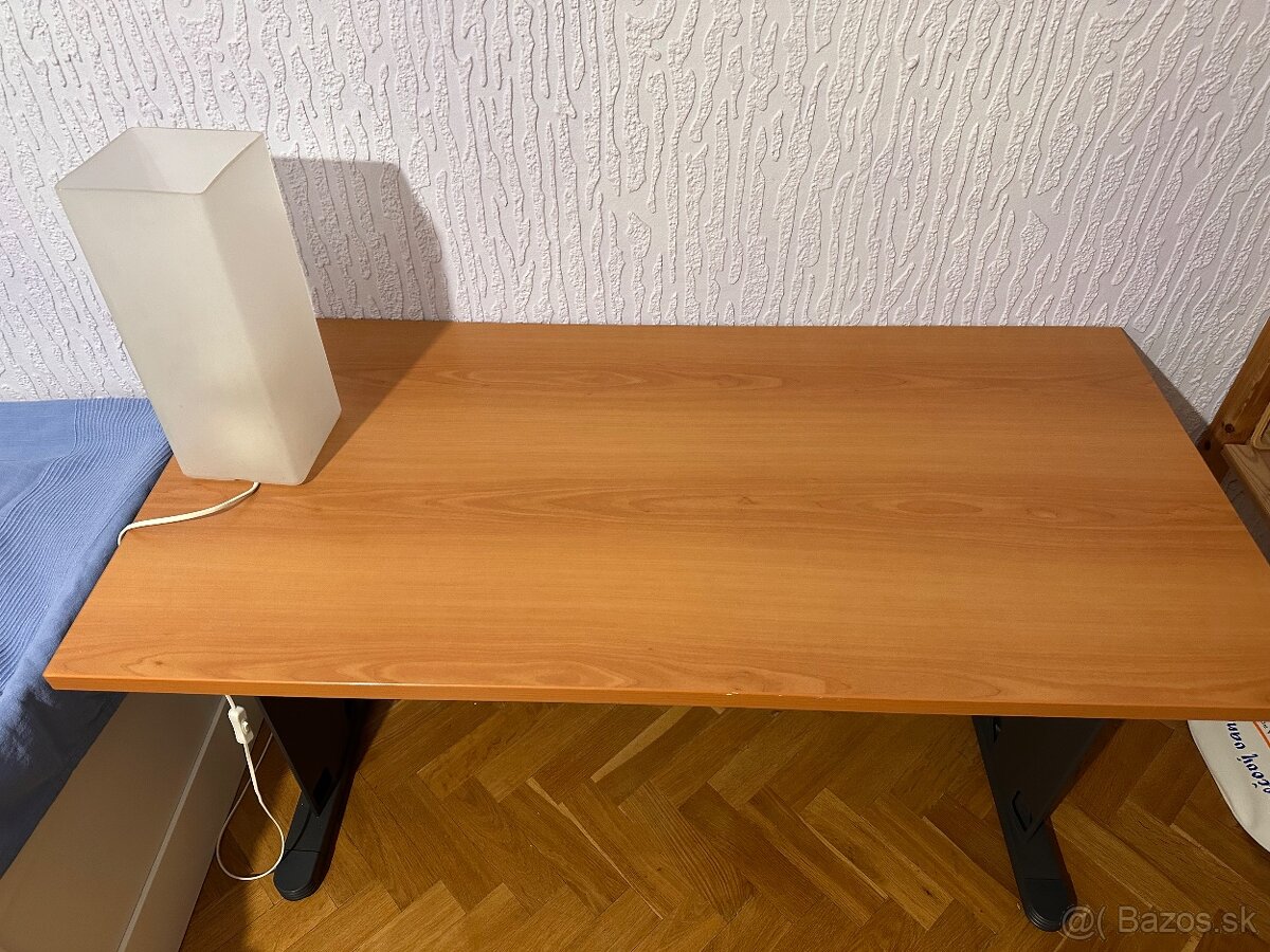 Predam kancelarsky stol so suflikmi