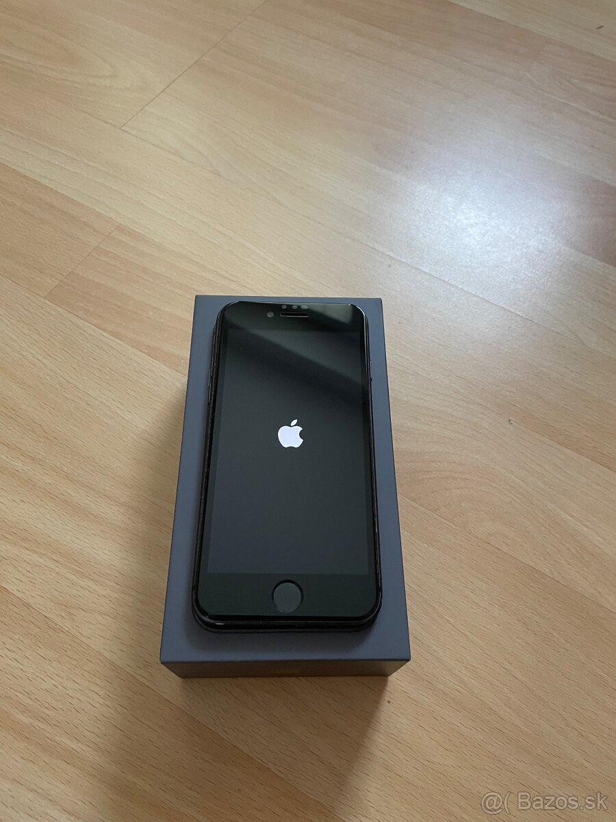 iPhone 8, 64 GB