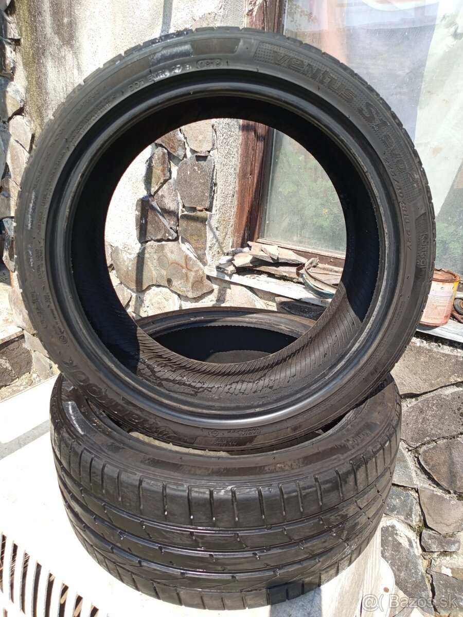225/40R18 Hankook