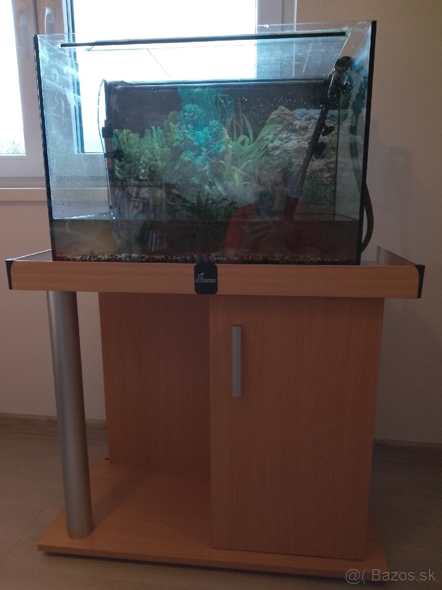 Skrinka pod akvárium diversa.
