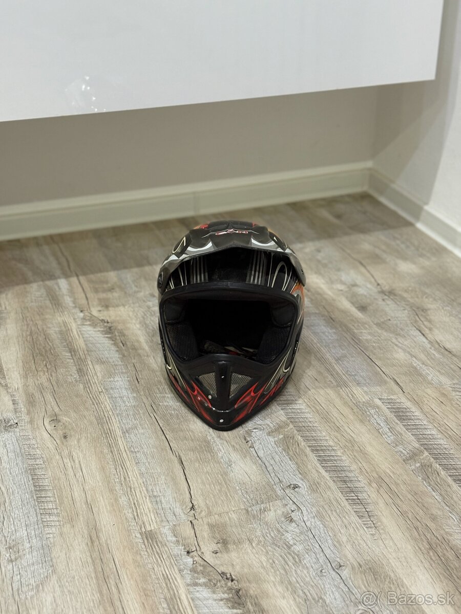 🪖 Predám motokrosovú prilbu – veľkosť S