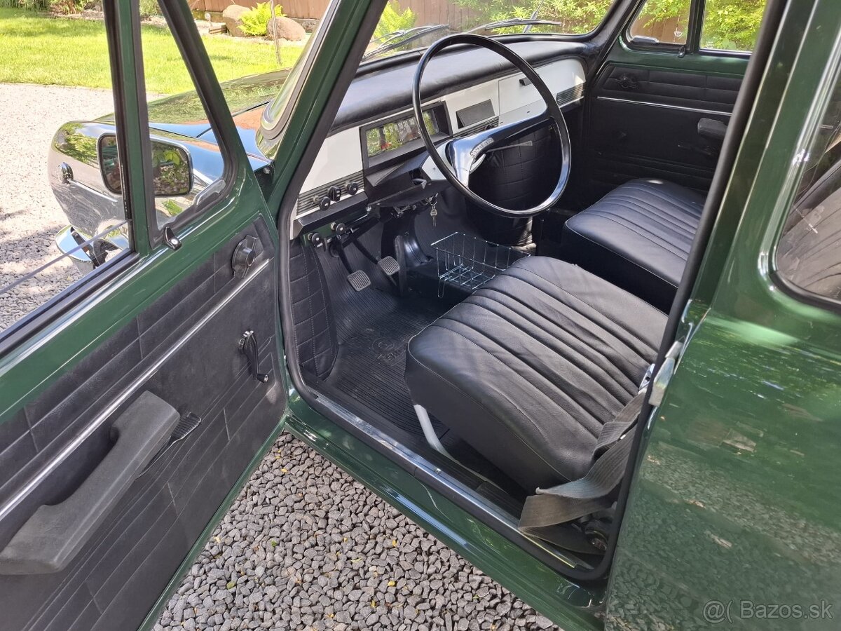 Predám sedačky+tapacír do dverí-komplet