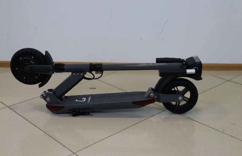 Predám  skladaciu  elektrickú  kolobežku