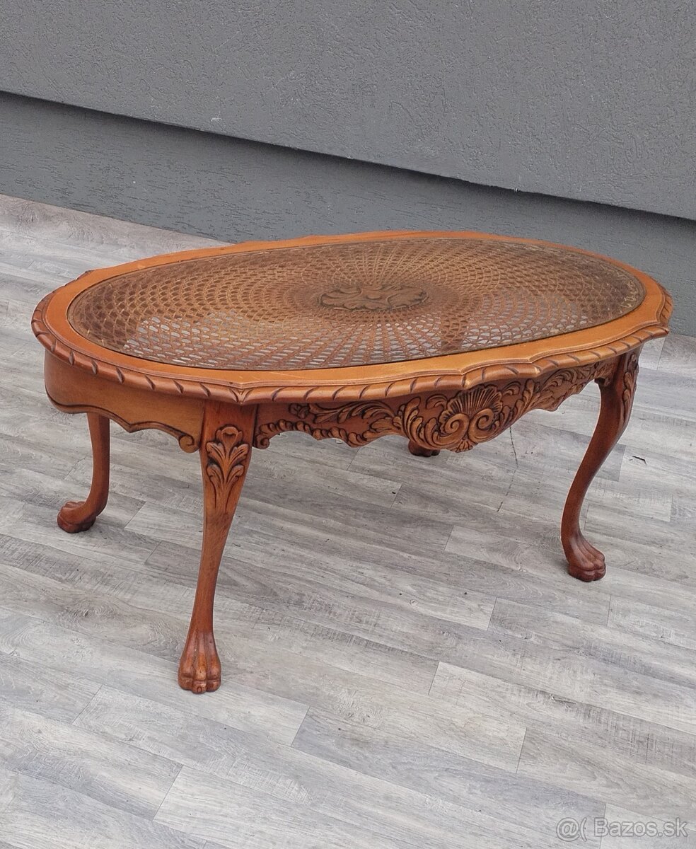 Stolík oválny ” BAROKO “.